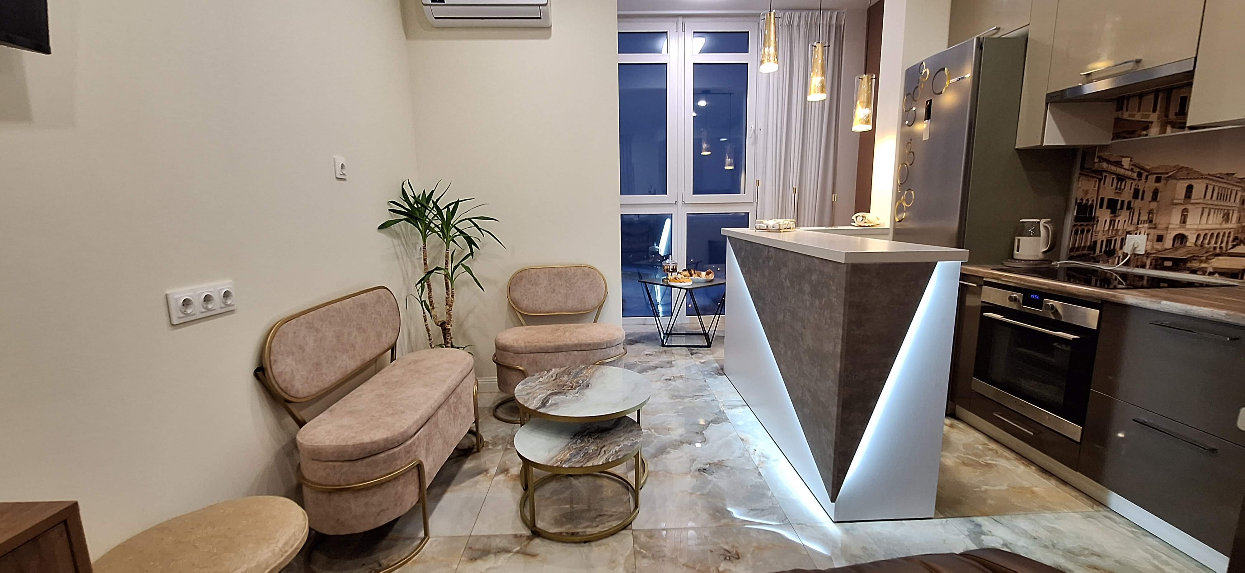 Lounge-зона для контактов и записи